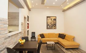 Dominique Apartment